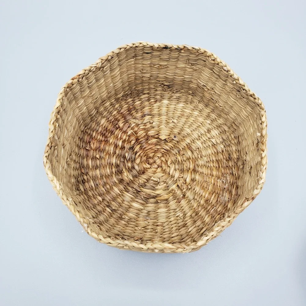 Vintage Sweet Grass Lidded Basket 70s to 90s Tightly Woven Excellent Shape‎ 6.5